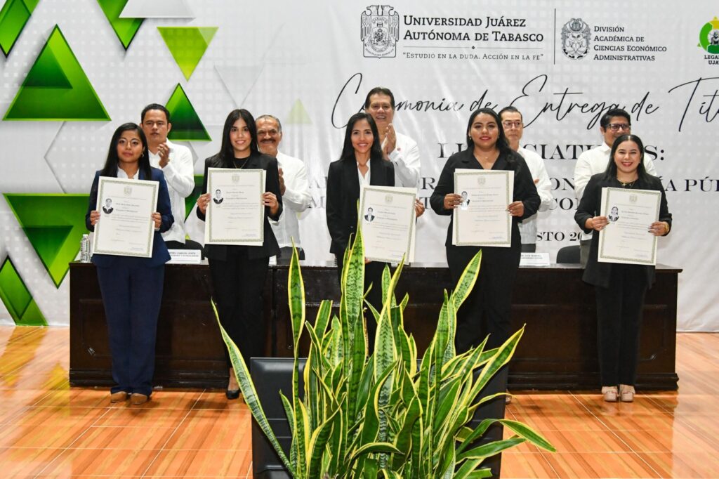 ciencias económico administrativas en tabasco egresados