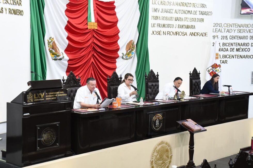 Autoridades de la Mesa Directiva del Congreso de Tabasco presiden la sesión donde se discutieron las cuentas públicas 2024.