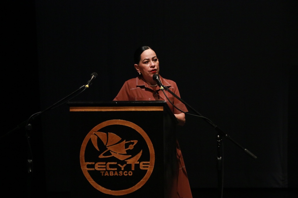 Estudiantes y autoridades celebran el 32 aniversario del CECYTE Tabasco