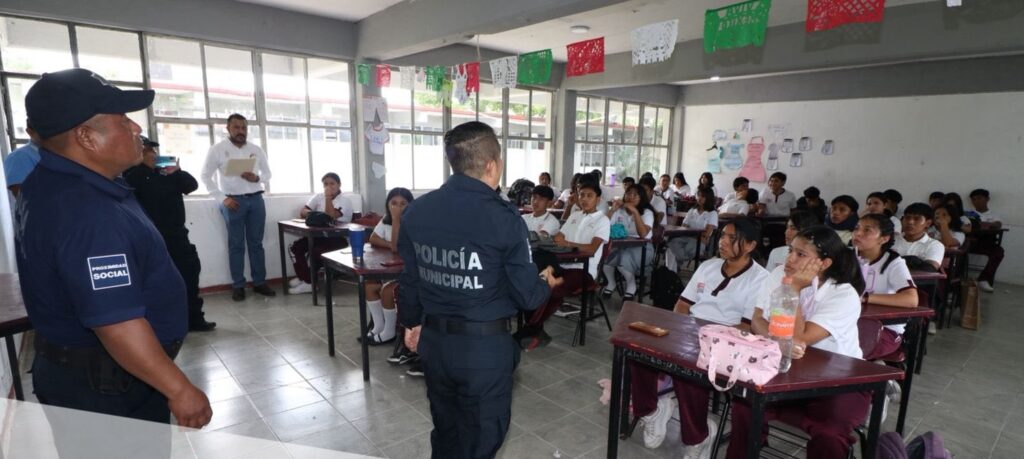 Taller de Prevención contra las Adicciones en Plantel 21 de Cobatab Nacajuca.