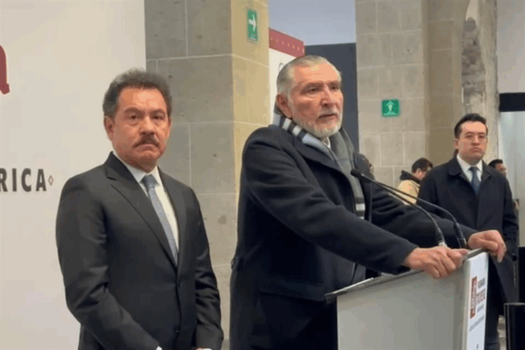 Adán Augusto López ofrece declaración pública tras anunciar que deja la coordinación.