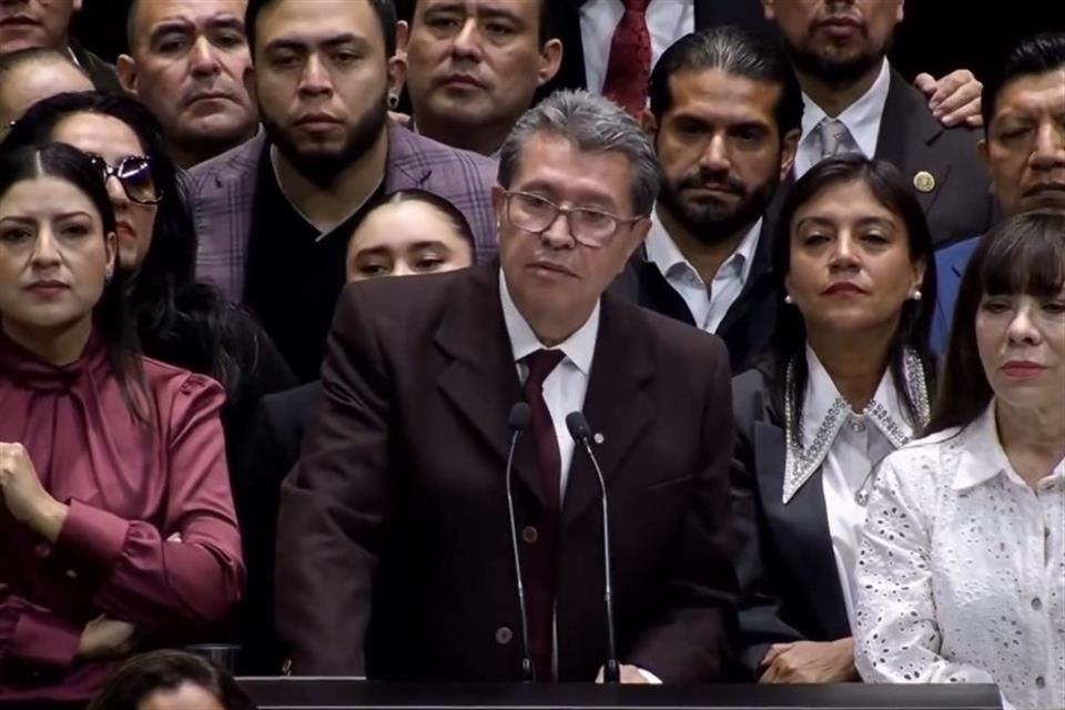Claudia Sheinbaum se reúne con líderes de Morena tras rechazo de reforma electoral