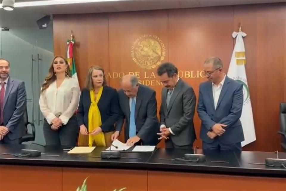 Senadores registran iniciativa de reforma electoral impulsada por el Ejecutivo