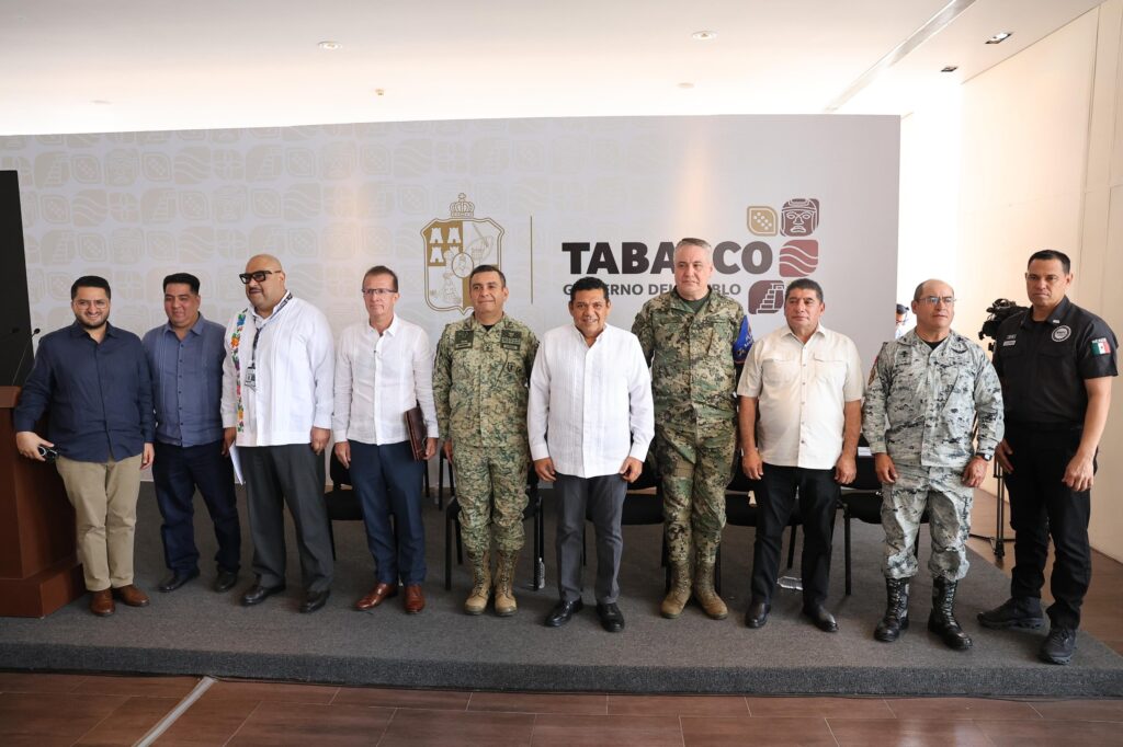 Funcionarios estatales y mandos militares en reunión de seguridad en Tabasco 2026