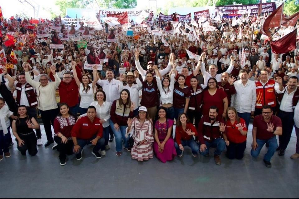 Multitud en el cierre de campaña de la coalición Morena-PT en Torreón, Coahuila, días antes de la elección del 7 de junio de 2026 para renovar el Congreso estatal